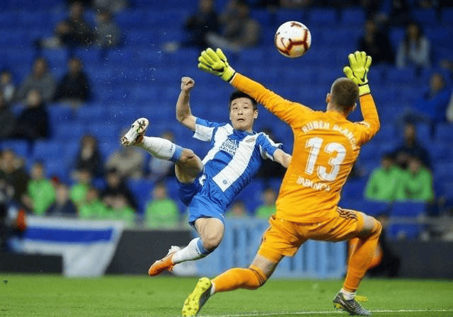 假如武磊当初加盟英超狼队，他的身体能够立足英超吗？