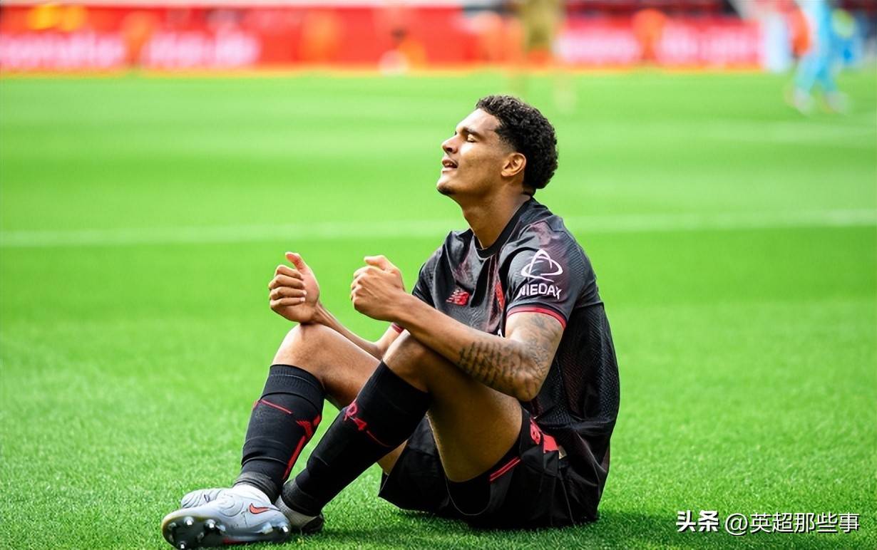 天崩开局！滕哈格德甲首秀栽了，遭弱旅2球逆转，场边大喊表不满